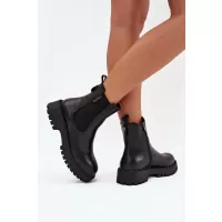 Schwarz