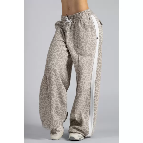  Baggy-Jogginghose mit Leopardenmuster NEBBIA PRIMAL 865 CREMEFARBENER LEOPARD 