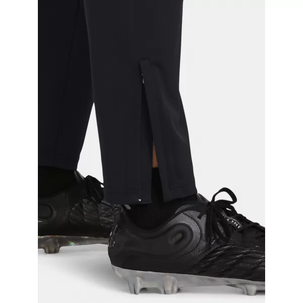  Sporthose für Herren UNDER ARMOUR M'S CH. PIQUE PANT 1382602-001 SCHWARZ 
